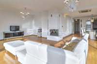 Zagreb, Srebrnjak, predivan četverosobni stan s 2 garaže