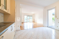 Zagreb, Stenjevec, atraktivan četverosoban stan + VPM, NKP 110 m2