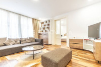 Zagreb, strogi centar, predivan trosoban stan za najam, 105 m²