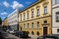 Zagreb, strogi centar, veći dio zgrade 1.235 m², idealno za poliklinik
