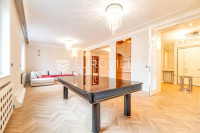Zagreb, Trg bana Jelačića, komforan trosoban stan 160 m², parking