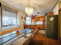 Zagreb, Trnovčica, višeetažni stan 122 m2, namješten, s garažom