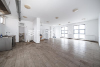 Zagreb, Veliko Polje, prostrani poslovni prostor sa 6 vanjskih i 4 gar