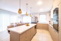Zagreb, Vrapče, Bolnička, luksuzan četverosoban stan s vrtom 140 m², g