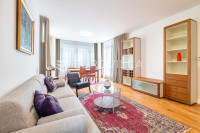 Zagreb, Vrhovec, uređen trosoban stan 90 m² u visokom prizemlju i vanj