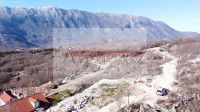 Zagvozd 700 m2 građevinsko zemljište + gotovi iskopi - novo
