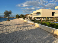 ZATON - Luksuzna četverosobna vila 1. red do mora - 260m2
