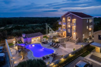 ZATON - Luksuzna vila s bazenom, 8 spavaćih soba - 385m2