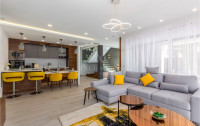 Zaton, Vila s bazenom, 130 m2 na parceli od 270 m2 (prodaja)