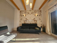 Dvosobna oaza s velikom okućnicom (video!) - 60 m², Meje, Split