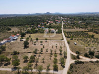 Zemljište od 1000 m2 na izuzetnoj lokaciji u Tinju