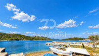 Zemljište od 2510 m2, prvi red uz more u Brbinju (Dugi otok)