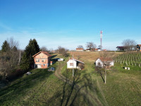 Zemljište 3.048m2 + objekt, Močile