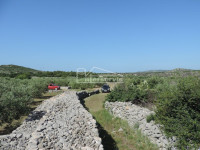 .::: Zemljište 5.719m2, pogodno za uzgoj maslina :::.