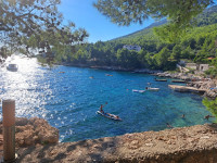 Zemljiste na Hvaru samo 70 metara od mora!!!