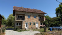 Kuća - dvojni objekt sa pripadajućim zemljištem