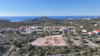 Zemljište u Primoštenu s panoramskim pogledom na more- idealno za grad