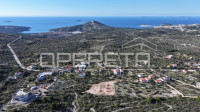 Zemljište u Primoštenu s panoramskim pogledom na more- idealno za grad