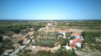ZEMUNIK GORNJI, GRAĐEVINSKO ZEMLJIŠTE 819 m² , ASFALTIRANI PRILAZ | MI
