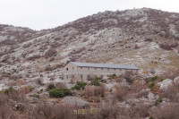 Gospodarski objekt, Gornji Dolac (Omiš) 900 m2