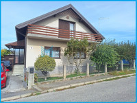 ZLATAR – Bregovita ulica – Lijepa kuća, garaža i okućnica bez neravnin