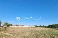 Žminj, Karlovići, građevinsko zemljište na mirnoj poziciji
