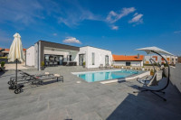 Žminj, moderna Villa sa bazenom, jacuzzijem i saunom