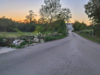 ŽMINJ - ODLIČNO  GRAĐEVINSKO ZEMLJIŠTE U PITORESKNOM SELU