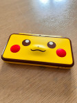 Nintendo 2DS XL Pikachu Limited Edition + 2 Igrice