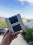 Nintendo DSi bijeli sa 900+ igrica u najboljem stanju!