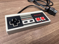 Nintendo NES-004E kontroler