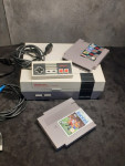 Nintendo NES Konzola + 2 Igre