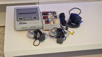 Super Nintendo - 3 igre, 2 joysticka