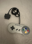 Super Nintendo orginal joystick-super famicom,ispravno,super stanje