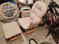 Stolica za dojenje, njihaljka, ljuljačka