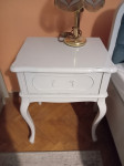 Noćni ormarići i stolica od punog drva
