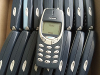 Više NOKIA 3310 (IZVRSNE) HR JEZIK, SVE MREŽE, NOVA BATERIJA, PUNJAČ