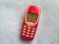 Nokia 3330 (3310) Crveno-bijela (IZVRSNA) HR jezik, Sve mreže, Punjač
