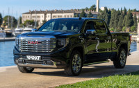 GMC Sierra 1500 Denali CrewCab 4WD automatik