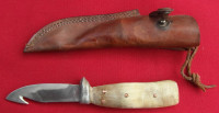 Stari ručno rađeni nož s drškom od rožine