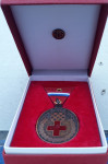 Hrvatski crveni križ - za 50 puta darovanu krv, u kutiji sa značkom