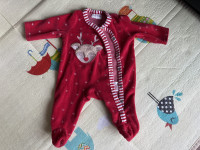 Jednodijelna crvena pidžama sob 56