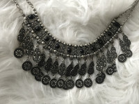 Metalna etno ogrlica