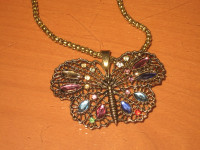 NOVA OGRLICA NA LEPTIRA