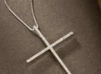 OGRLICA LANČIĆ S PRIVJESKOM KRIŽ