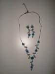 Set ogrlica i naušnice sa cvjetičima plave boje