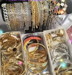 LOT RAZNOG NAKITA 20 komada za 25,00 eur