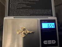 Zlatni kriz sa dijamantima