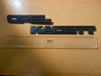 Opel Kadett D - natpis