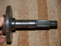 Zastava 750 zadnja glavčina-stari tip